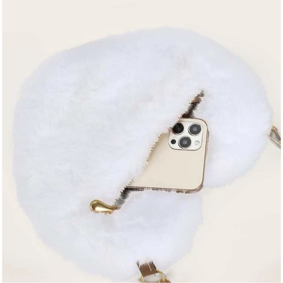 Shein White heart fuzzy y2K purse - Picture 4 of 4